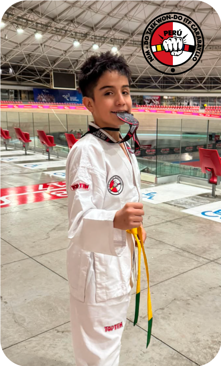 Niño Taekwondo Izquierda